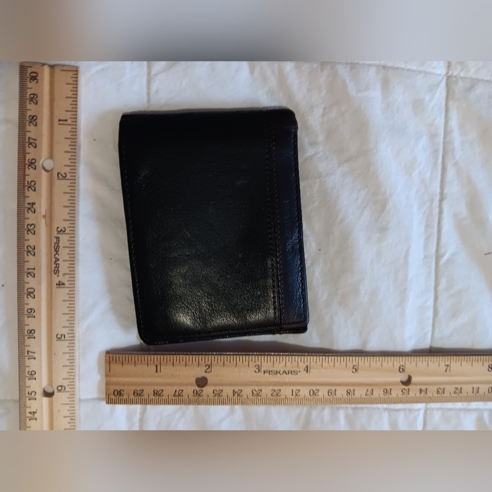 Perry Ellis Wallet - Picture 3 of 6